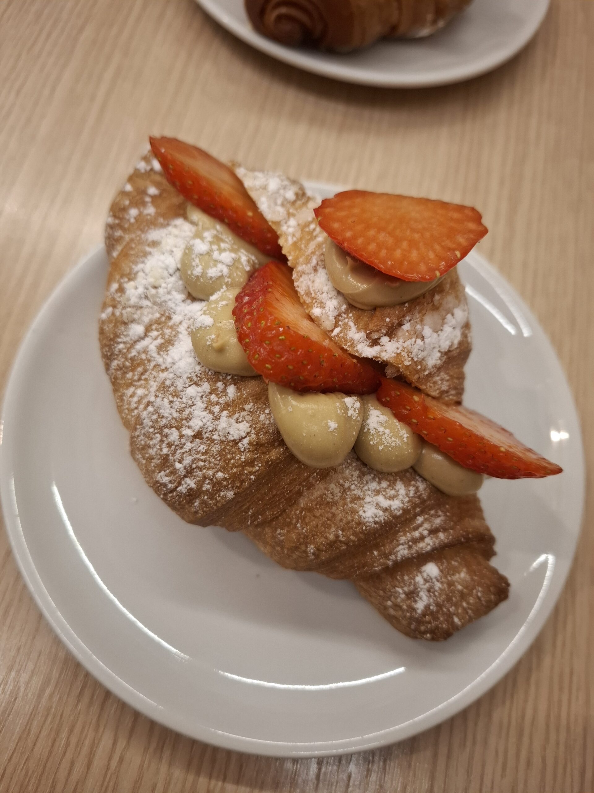 Brioche pistacchio e fragole | Bak Lomazzo